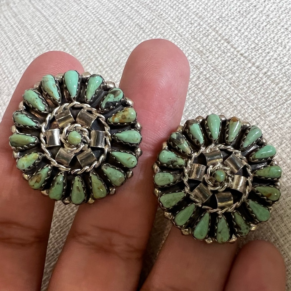 Leander Nez earrings